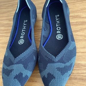 Size 7.5 Rothy’s grey camo flat